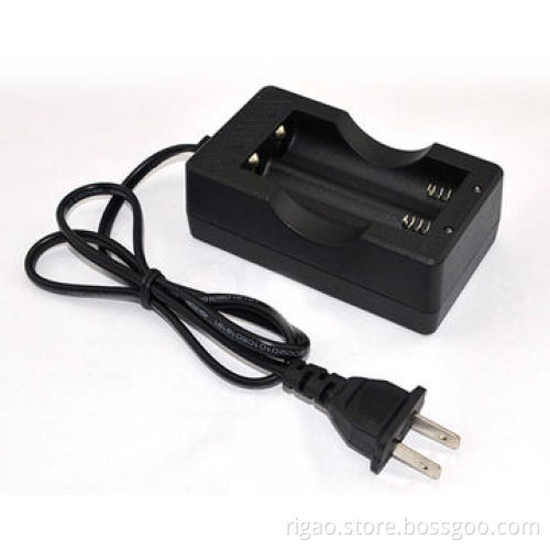 Favor AA battery charger with 4.2V DC output